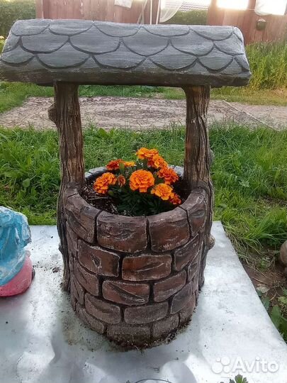 Декоративный уличный вазон для цветов из бетона