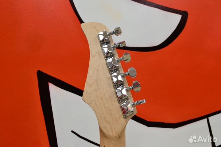 Электрогитара белая Fabio