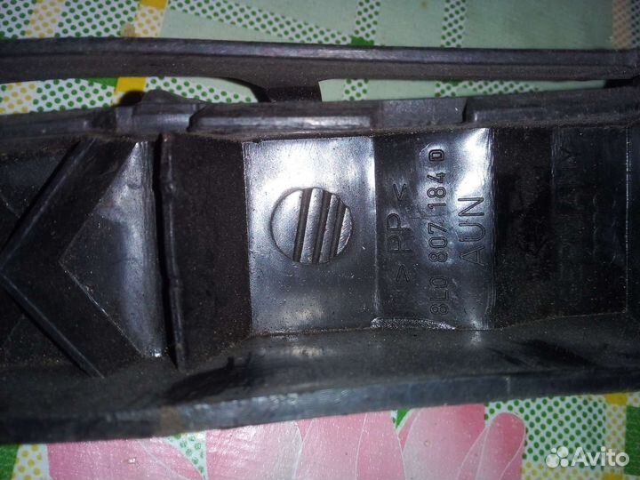 Направляющие крепления переднего бампера,audi A3