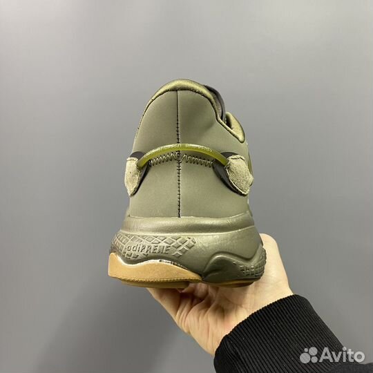 Кроссовки adidas ozweego night khaki 46-47размер