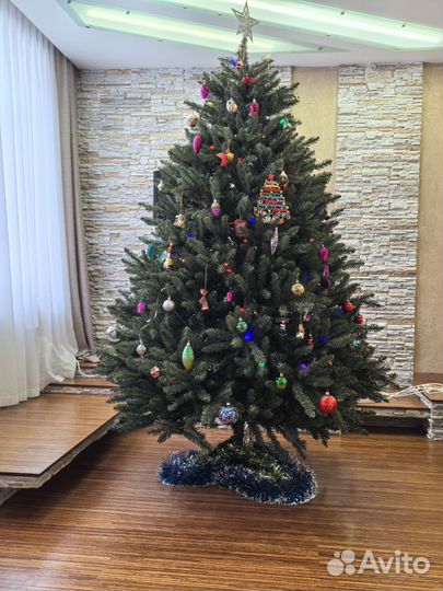 Ель искусственная, производства Италия, 200см