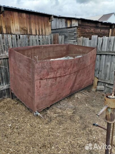 Бак для воды металлический