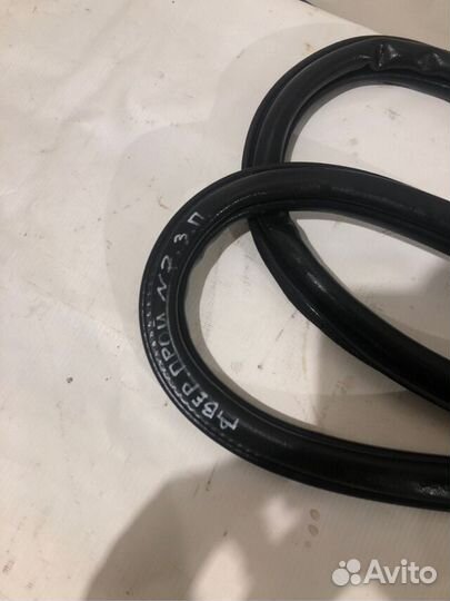 Уплотнитель дверного проёма задний правый volkswagen polo 1.6 aкпп