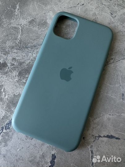 Чехолы на iPhone 11