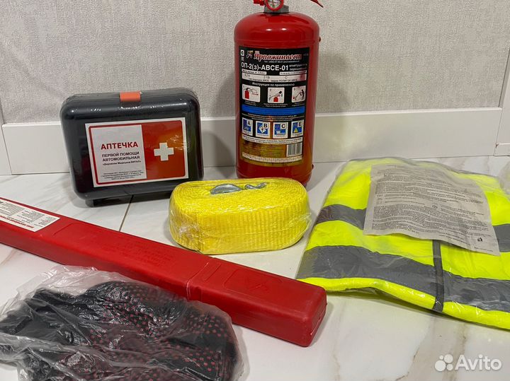 Дорожный набор автомобилиста hyundai премиум