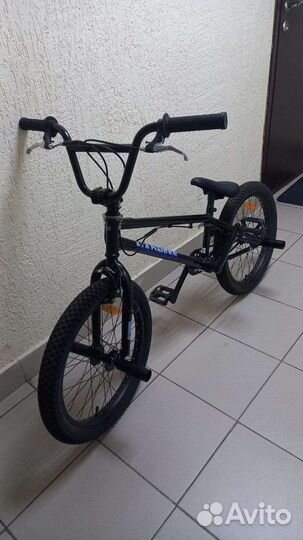 Велосипед stark Madness BMX 3 2022. Колеса 20