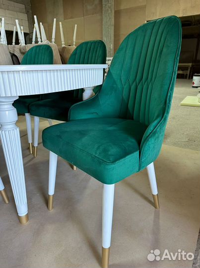 Комплект стол и стулья