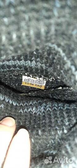 Свитер на мальчика 140-146 новый