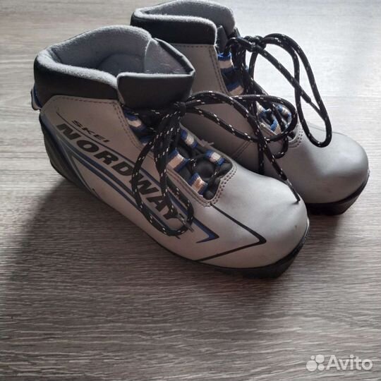 Лыжные ботинки 35