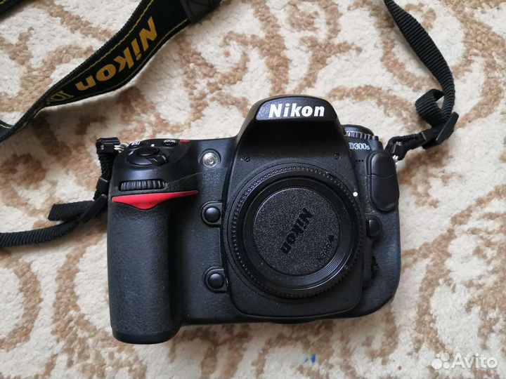 Зеркальный фотоаппарат Nikon D300s