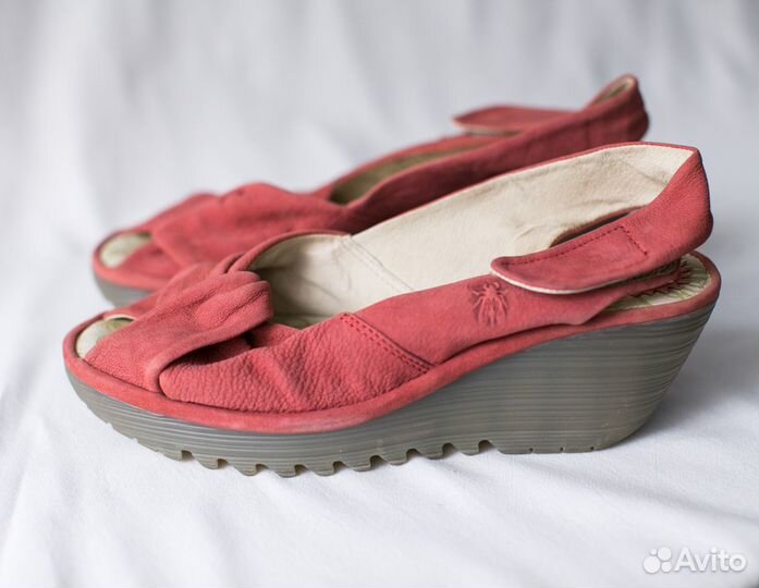 Босоножки женские 39 Fly London