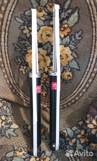 Амортизаторы задней подвески Kayaba для Passat B6