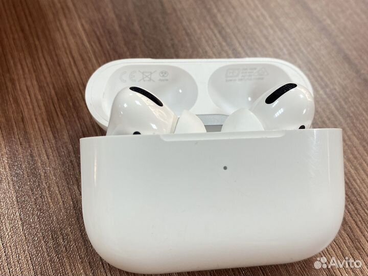 Беспроводные наушники apple airpods
