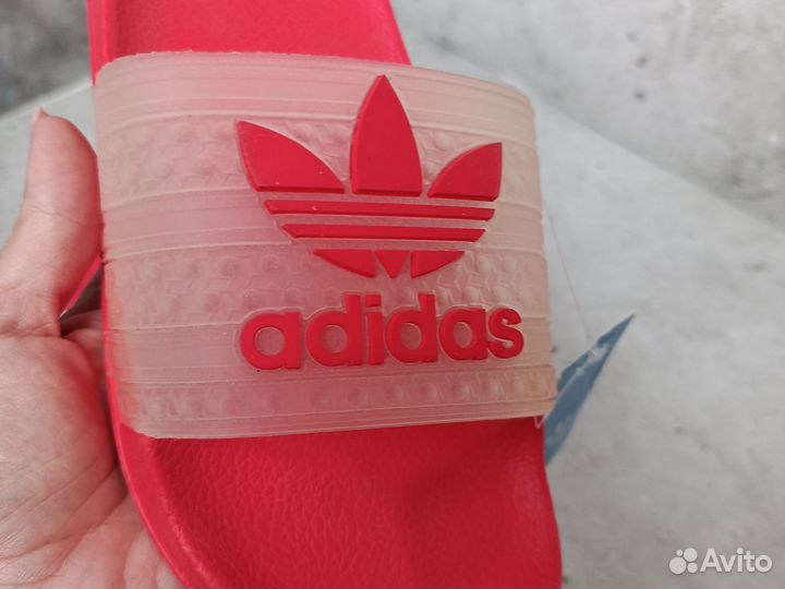 Сланцы Adidas