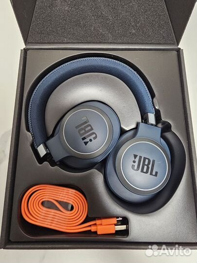 Беспроводные наушники JBL Live 650 btnc