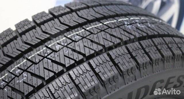 Bridgestone Blizzak Ice 225/40 R18