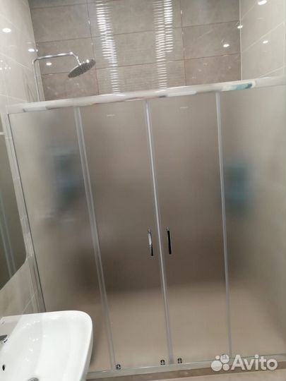 Установка душевых ограждений, душевых кабин