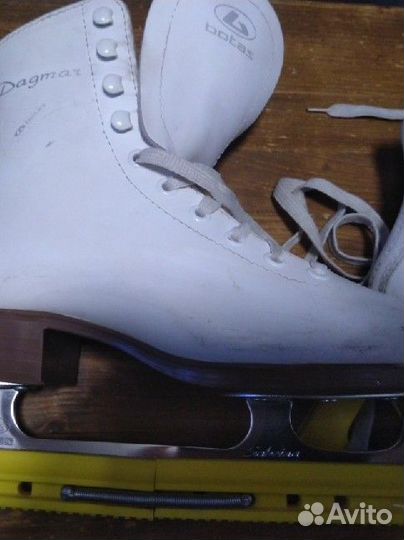 Коньки фигурные, размер 33