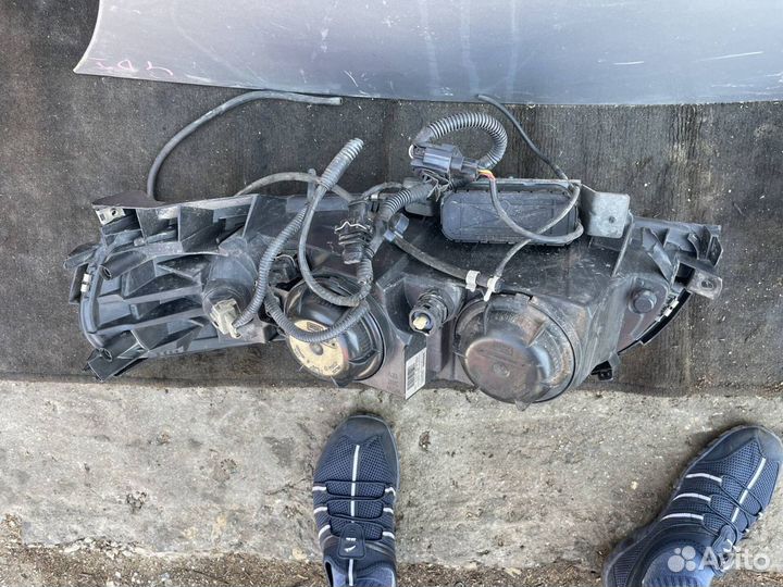 Фары Volvo V70 2 xenon