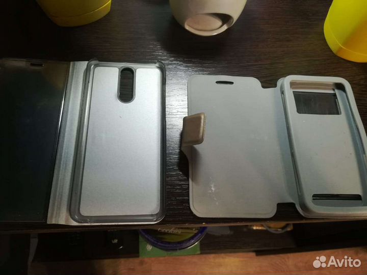 Чехлы на телефон