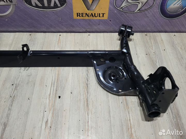 Балка подвески зад Nissan tiida