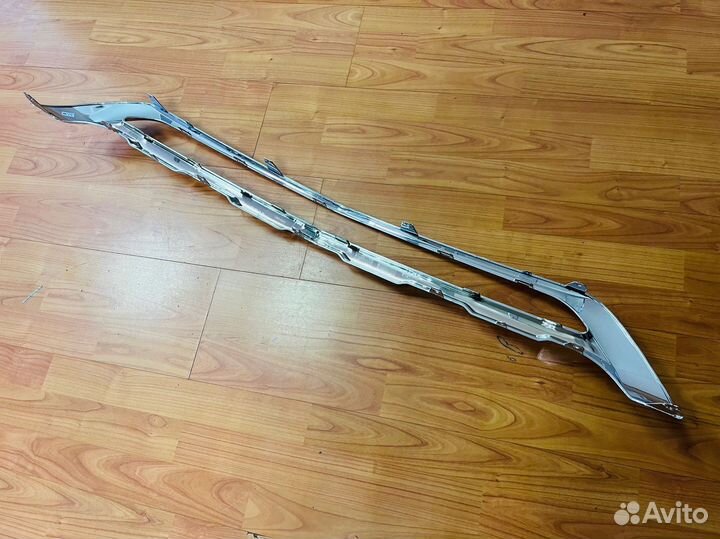 Накладка переднего бампера Mercedes GLK X204 Рест