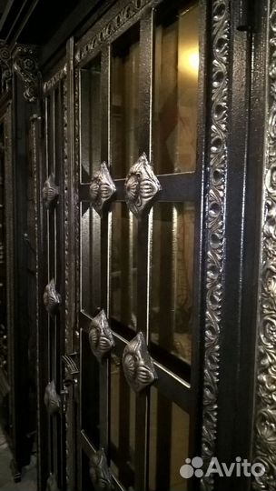 Входная дверь 