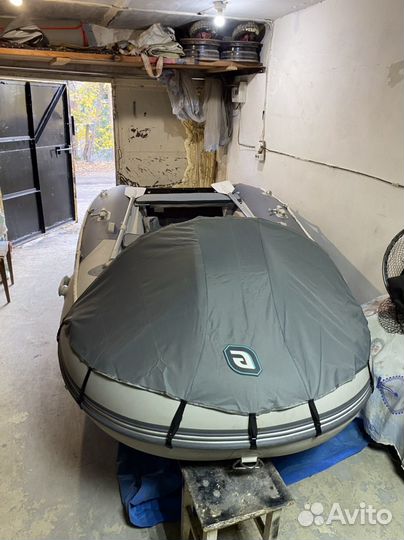 Лодка Gladiator E380