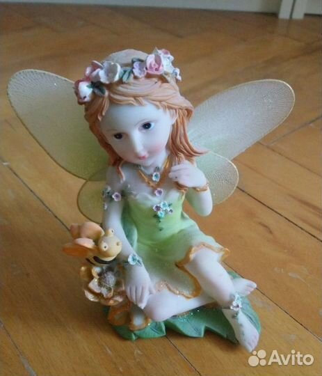 Керамическая фигурка Фея с пчелой