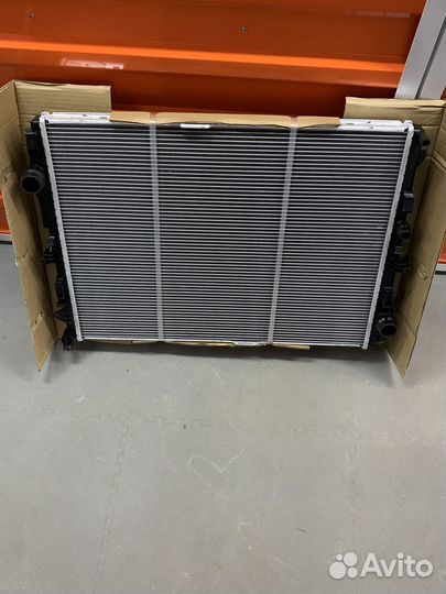 Радиатор охлаждения Mercedes W213,W222