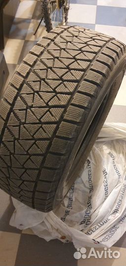Bridgestone Blizzak DM-V2 285/60 R18 116R