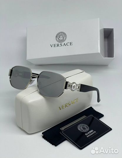 Солнцезащитные очки женские Versace