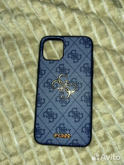 Чехол на iPhone 11 guess