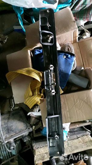 Ручка пятой двери с накладкой nissan urvan e24