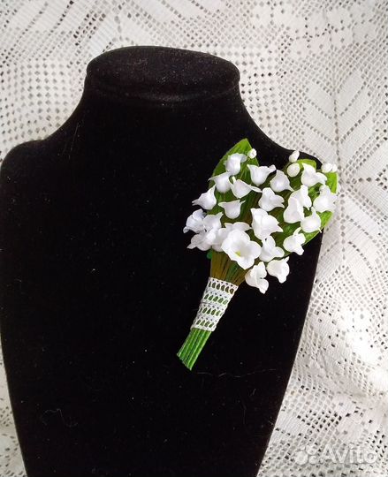 Бутоньерка-брошь 