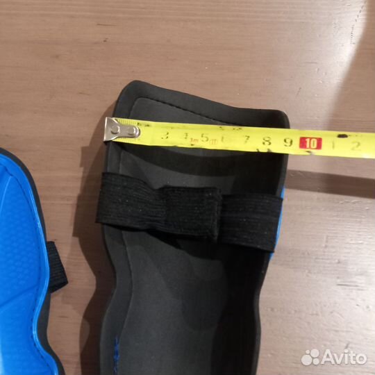 Щитки футбольные детские