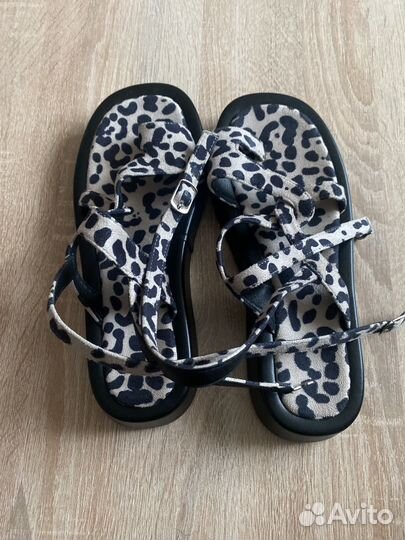 Босоножки новые 38-39 размер