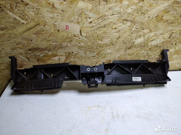 Кронштейн переднего бампера Citroen c3 Picasso 200