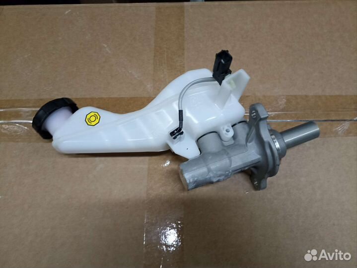 Главный тормозной цилиндр Kia Sorento 4