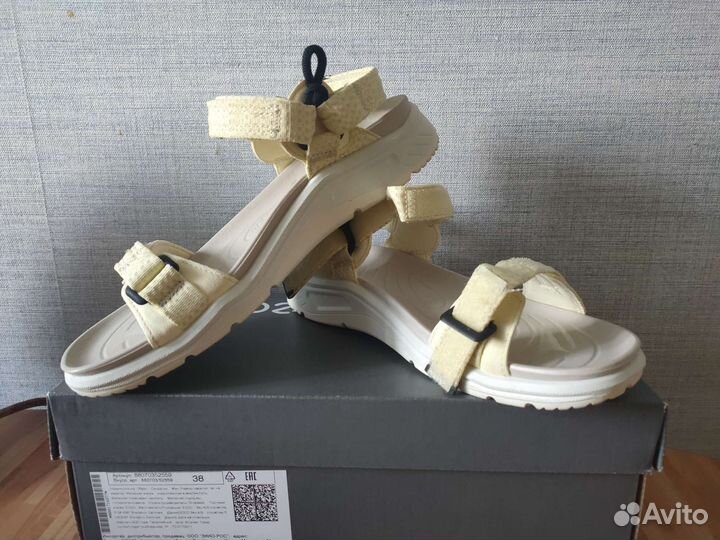 Сандалии ecco 38 новые