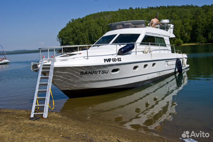 Катер Ferretti Altura 39