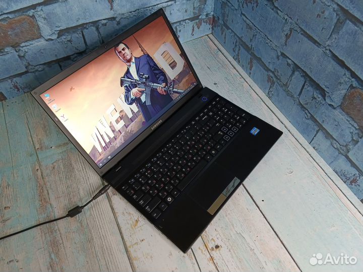 Игровой ноутбук Samsung i5/2видеокарты/8Gb/SSD