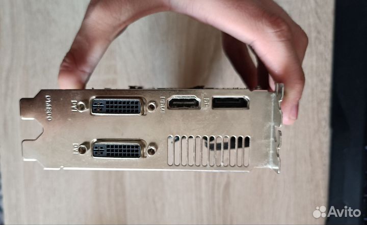 Видеокарта Radeon HD 5770 1GB