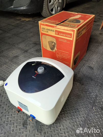Водонагреватель электрический Ariston 10 литров