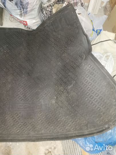 Резиновый поддон автомобиля киа ceed