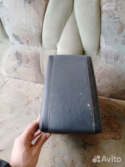 Подлокотник на Hyundai Solaris