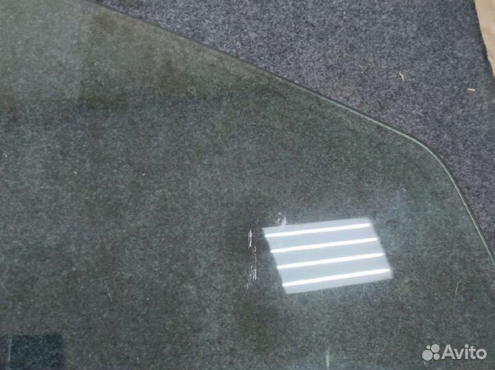 Стекло передней правой двери Volvo S80