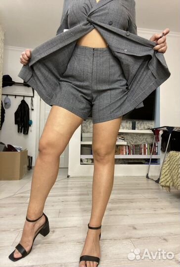 Комбинезон шортами