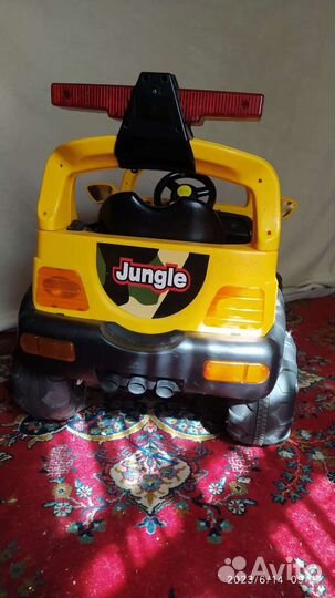 Детский электромобиль джип
