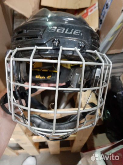 Хоккейный шлем